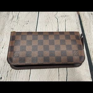 🎉HP🎉 Louis Vuitton Damier Ebene Long Insolite